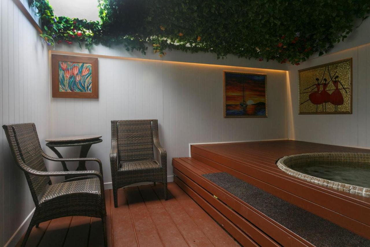 Vu Thermal Lodge - Adults Only Motel Taupo Luaran gambar