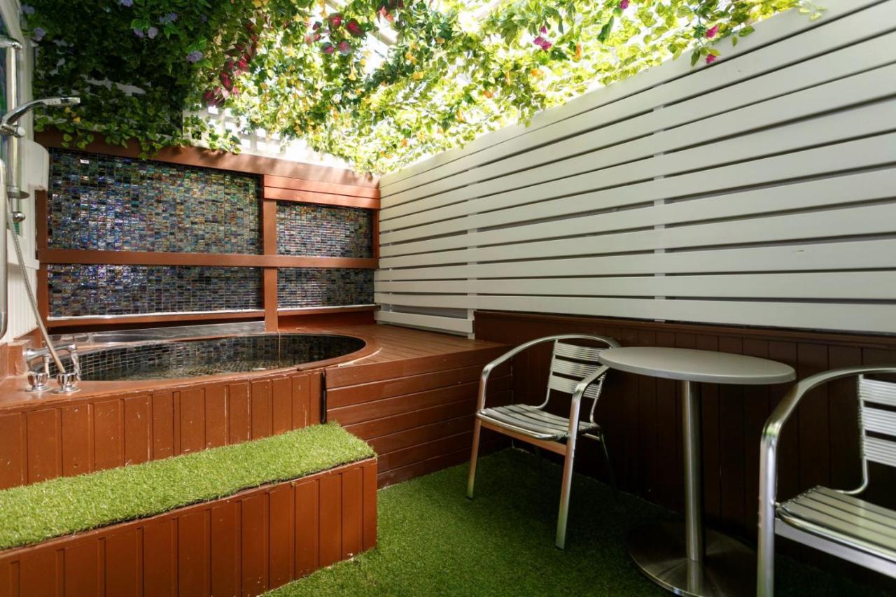 Vu Thermal Lodge - Adults Only Motel Taupo Luaran gambar
