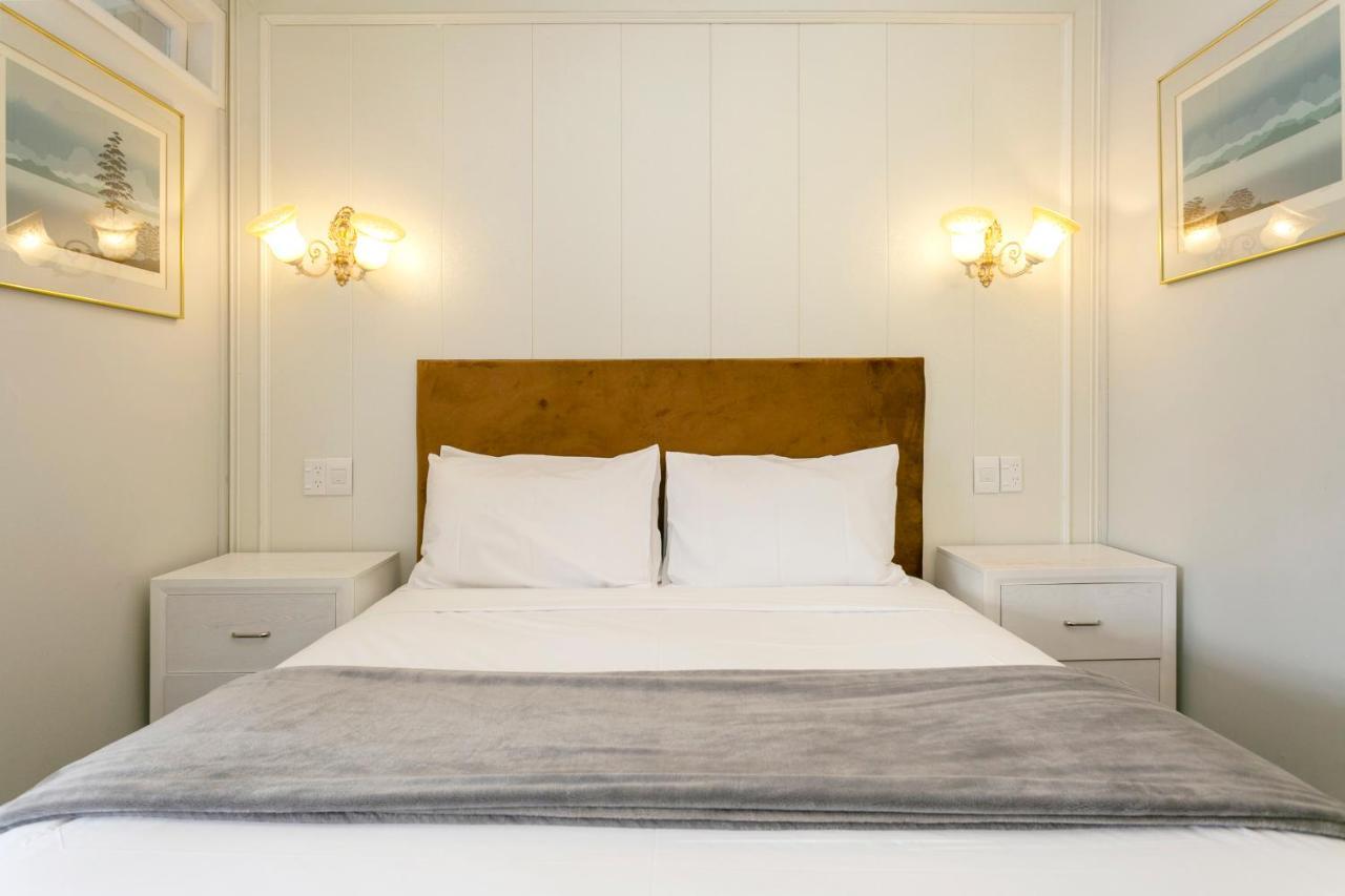 Vu Thermal Lodge - Adults Only Motel Taupo Luaran gambar